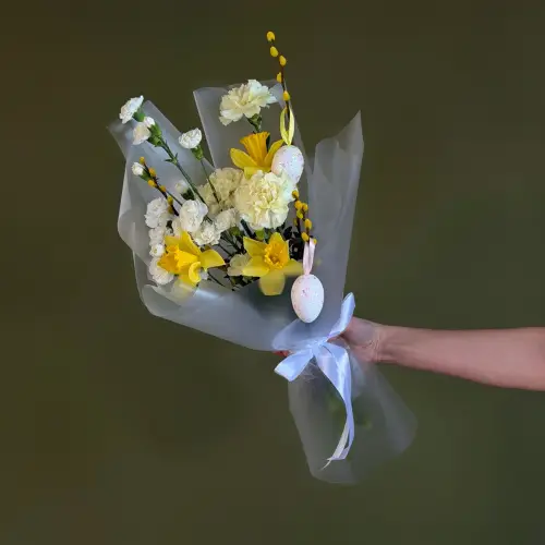 Букет из нарциссов, гвоздик и вербы 