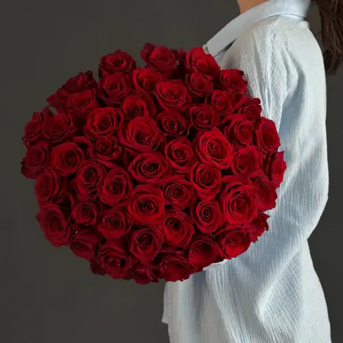 Букет из 51 розы с конфетами рафаэлло