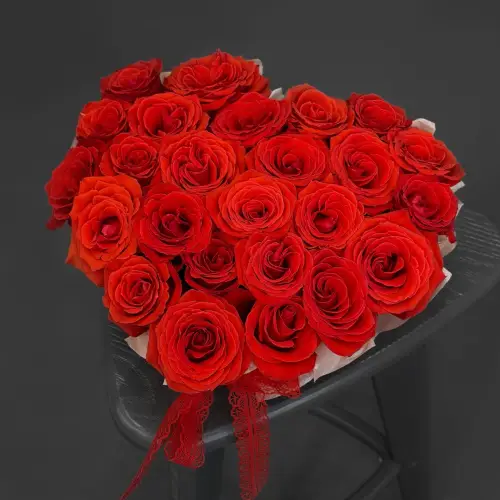 Цветочная композиция "Красное сердце"